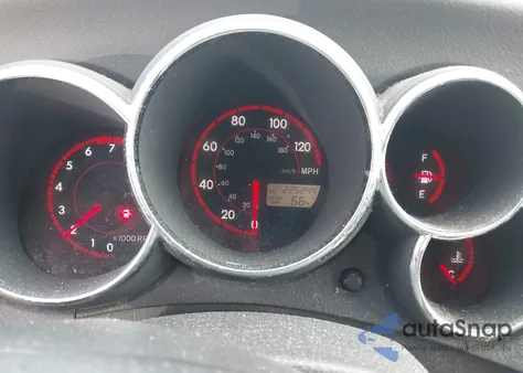 2004 Pontiac Vibe z USA, uszkodzony, nr VIN 5Y2SL62884Z470994